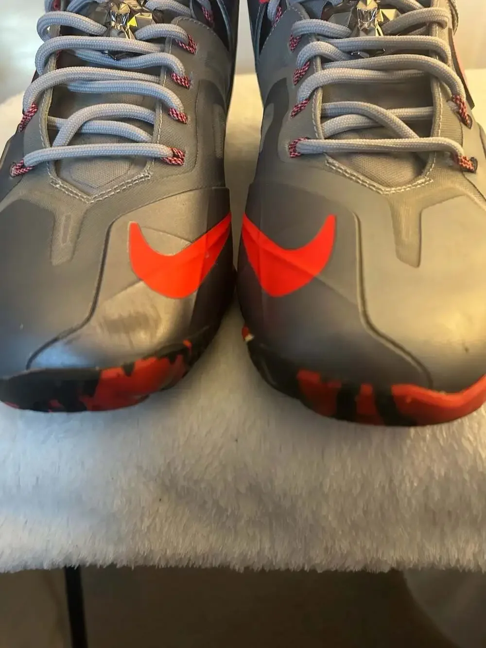 Nike LeBron 11 Elite Basketball Shoes Size 9.5